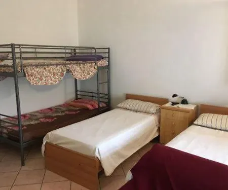 La Family Bed & Breakfast